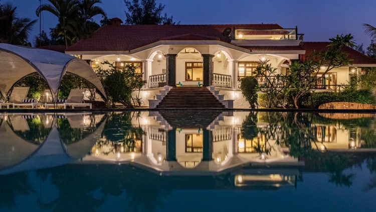 7 Luxurious Villas In India Making A Holiday Statement!